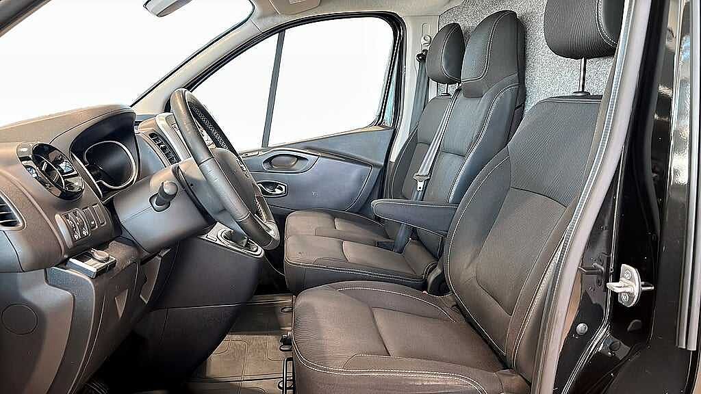 Nissan NV300