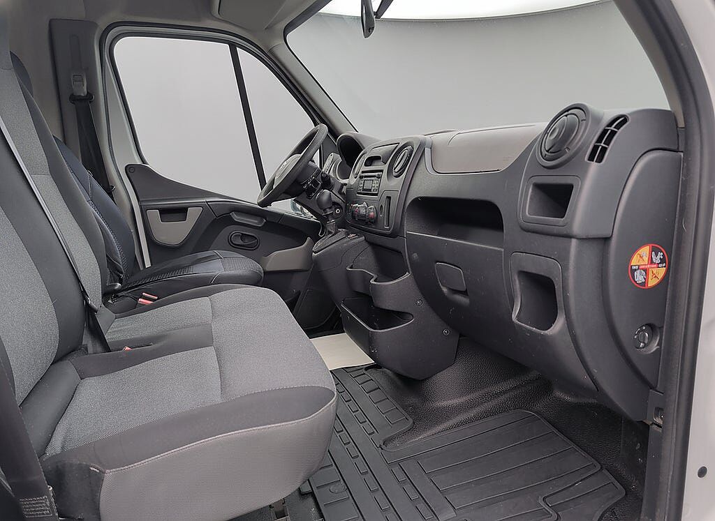 Nissan NV400